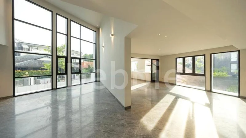 5 Bed Bungalow (Landed) for Sale in Strathmore Avenue - Image 1