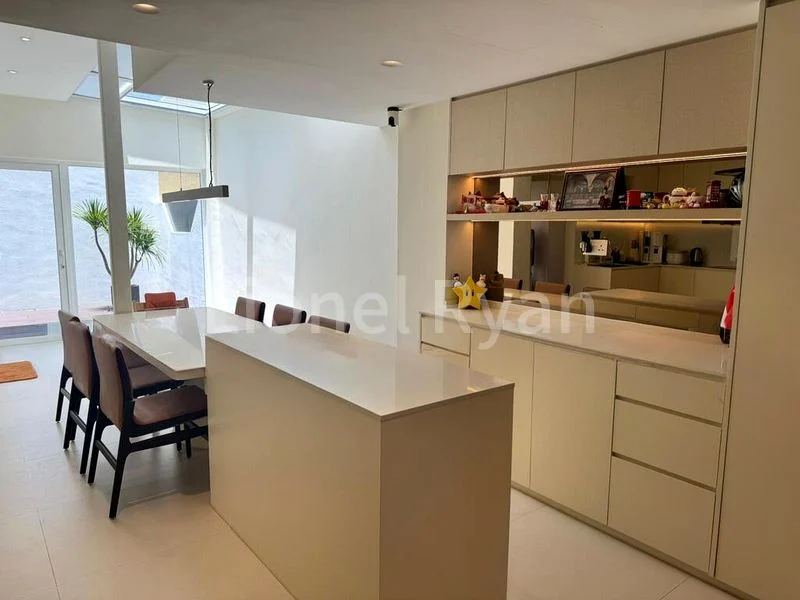 4 Bed Terraced House (Landed) for Sale in Zephyr Park - Image 2