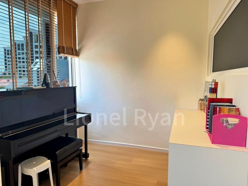 4 Bed Terraced House (Landed) for Sale in Zephyr Park - Image 9