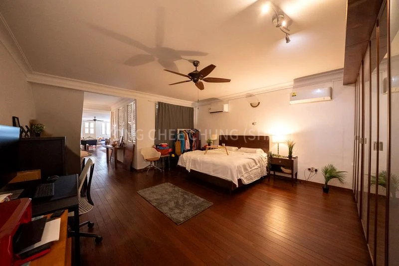 1+1 Bed Shophouse (Landed) for Rent around Everton Road - Image 18