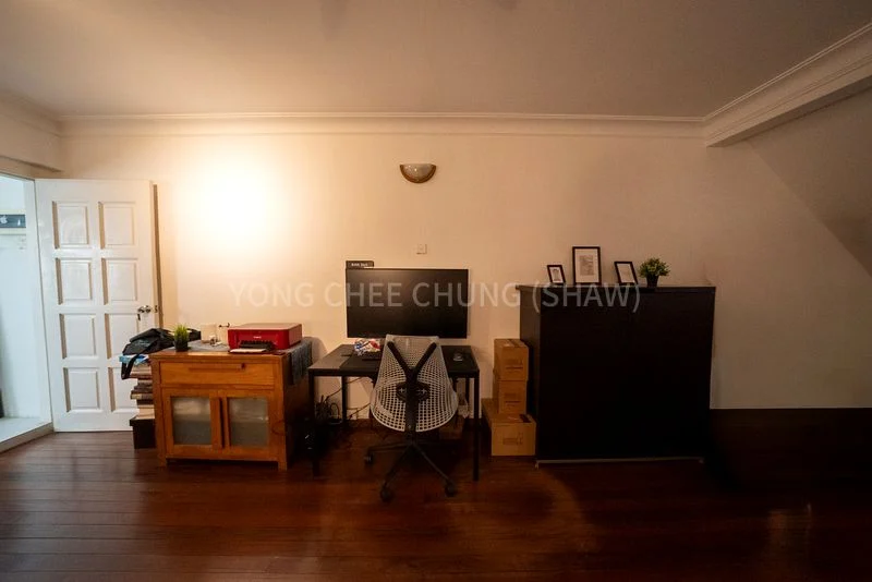 1+1 Bed Shophouse (Landed) for Rent around Everton Road - Image 16