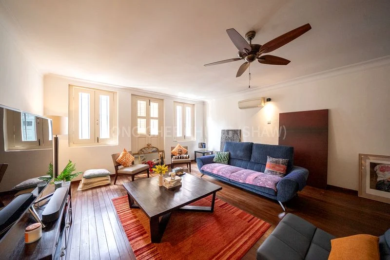 1+1 Bed Shophouse (Landed) for Rent around Everton Road - Image 3