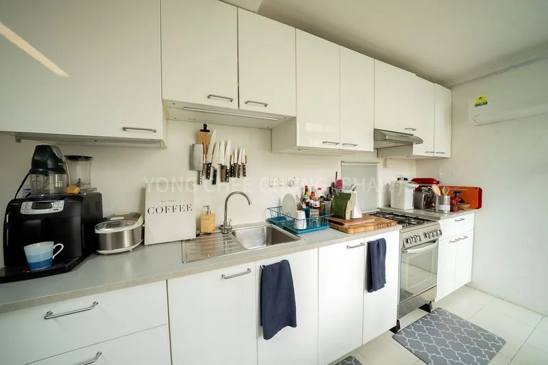 1+1 Bed Shophouse (Landed) for Rent around Everton Road - Image 12