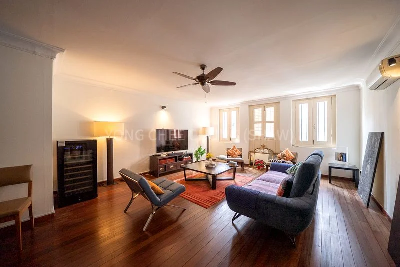 1+1 Bed Shophouse (Landed) for Rent around Everton Road - Image 1