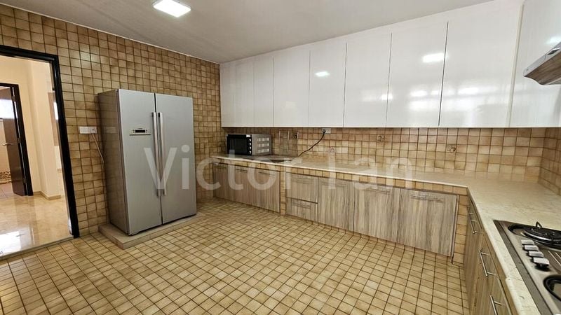 4 Bed Semi-Detached House (Landed) for Rent in  Selby Gardens - Image 12
