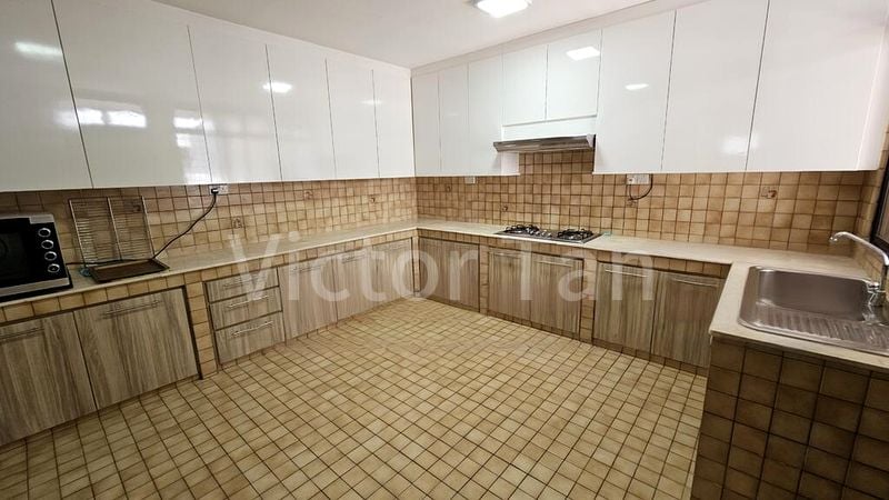 4 Bed Semi-Detached House (Landed) for Rent in  Selby Gardens - Image 11