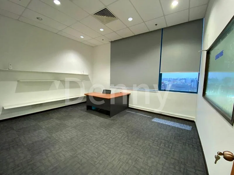 Light Industrial (B1) for Rent: BizTech Centre - Image 3