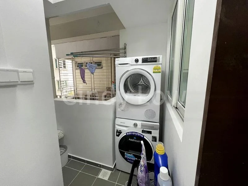 Common Room (Condo) for Rent in  The Warren - Image 4