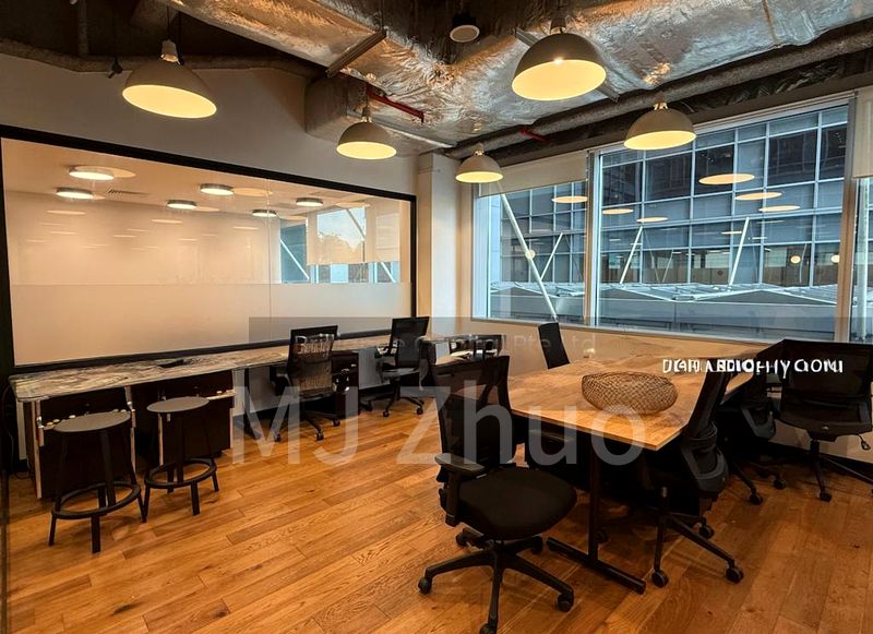 Office for Rent: UE Square - Image 6