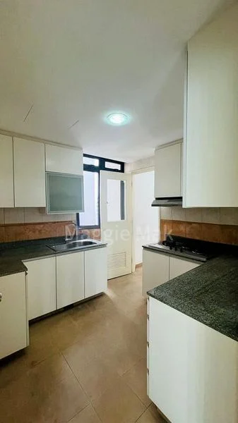 3 Bed Condo for Sale in  East Meadows - Image 3