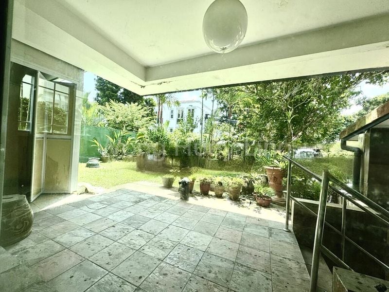 5 Bed Semi-Detached House (Landed) for Sale in  Greenbank Park - Image 2