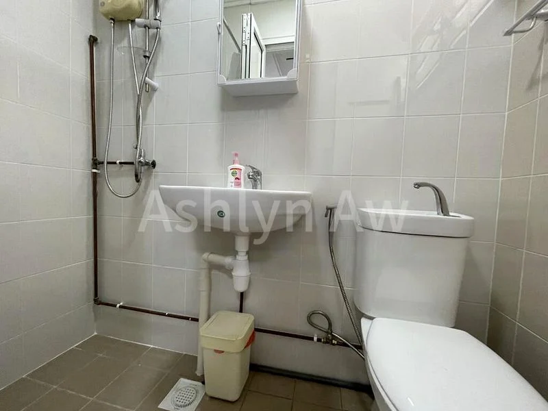Master Room (HDB) for Rent in  158 Bedok South Avenue 3 - Image 3