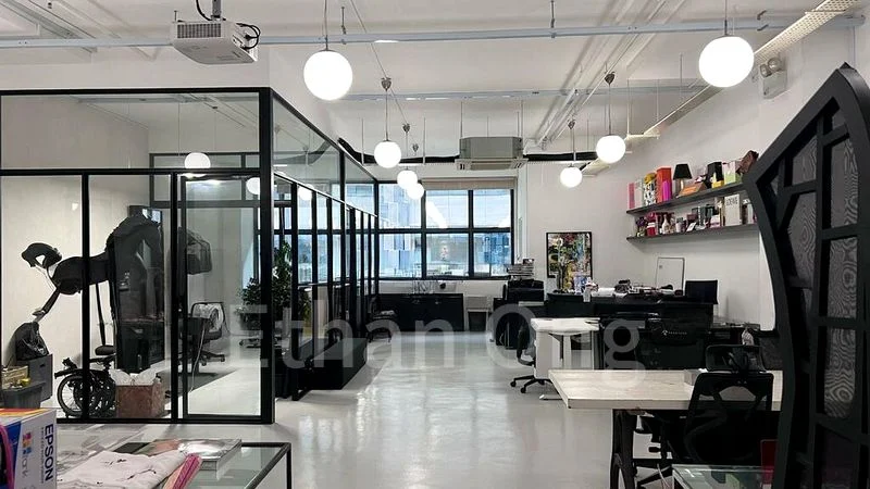 Light Industrial (B1) for Rent: Midview City - Image 7
