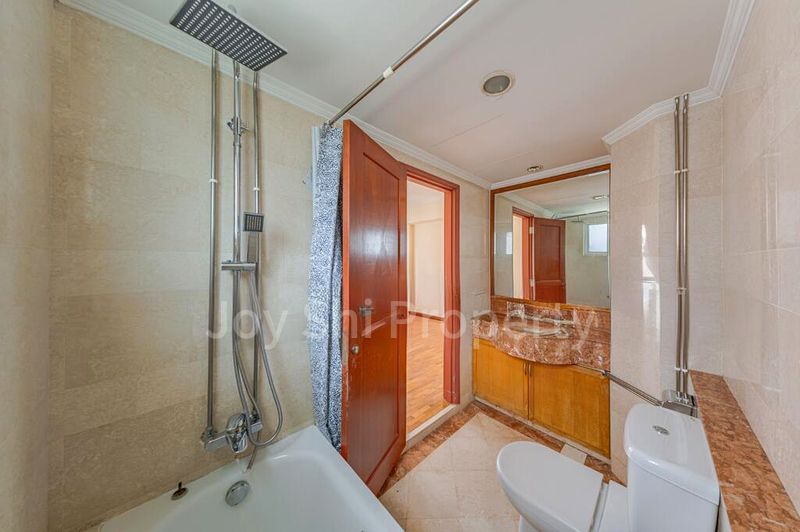 3 Bed Condo for Sale in  Chinatown Point - Image 7