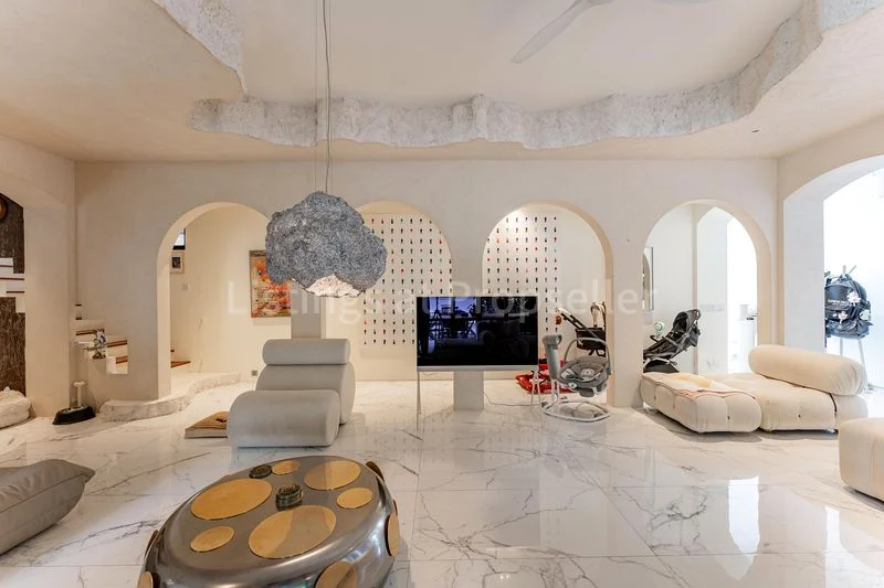 5 Bed Terraced House (Landed) for Sale around Chuan Place - Image 1