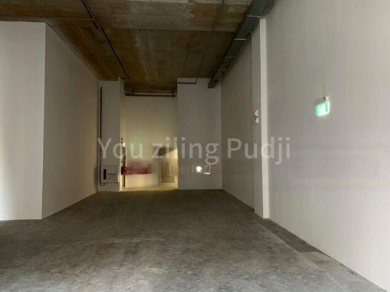 Light Industrial (B1) for Rent: Nordcom I - Image 3