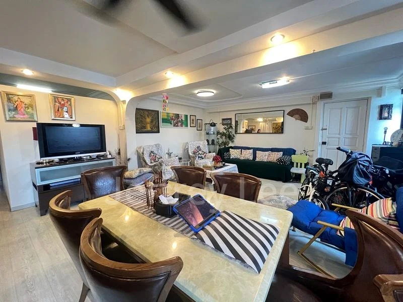 5 Room (5A) HDB for Rent in 10 Jalan Batu - Image 1