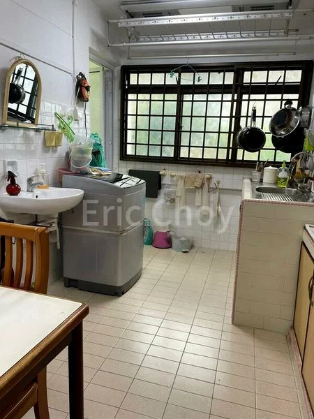 Common Room (HDB) for Rent in  673 Hougang Avenue 8 - Image 4