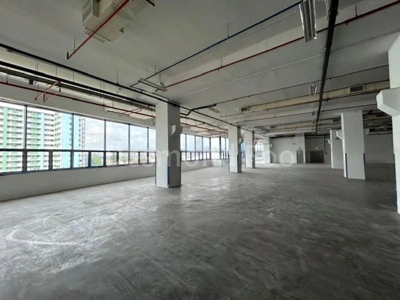 Light Industrial (B1) for Rent: 4.5m high, great specs in Serangoon North - Image 1
