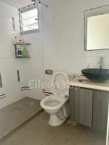 4 Room (4A) HDB for Rent in 421 Clementi Avenue 1 - Image 4