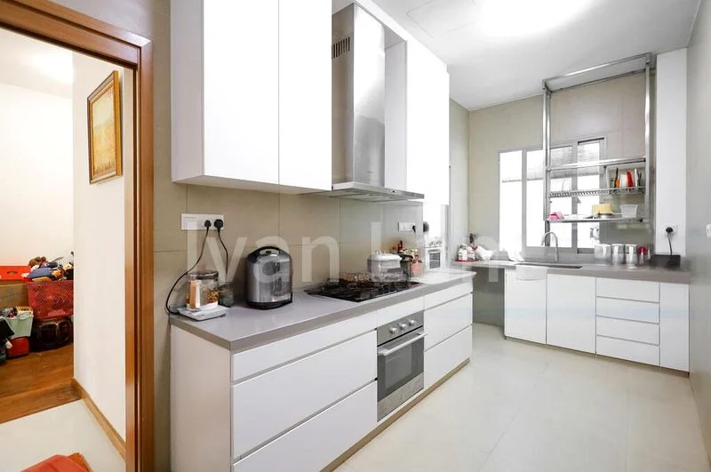 5 Bed Terraced House (Landed) for Sale in The Shoreline Residences II - Image 5