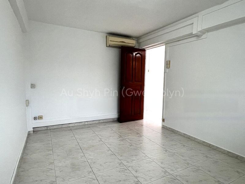 3 Room (3STD) HDB for Sale in 82 Commonwealth Close - Image 5