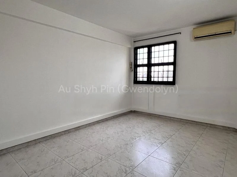 3 Room (3STD) HDB for Sale in 82 Commonwealth Close - Image 4