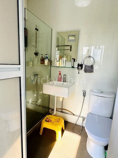 Executive HDB for Sale in  222 Bukit Batok East Avenue 3 - Image 12