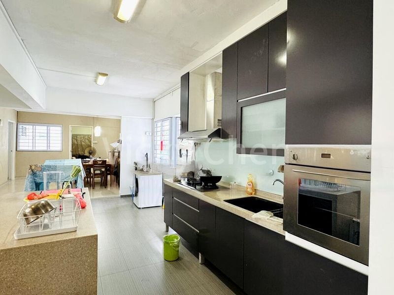 Executive HDB for Sale in  222 Bukit Batok East Avenue 3 - Image 5