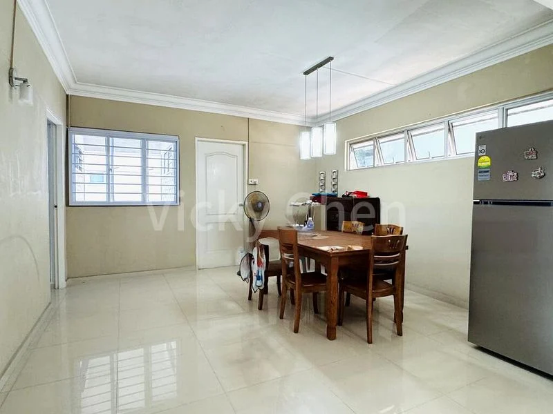 Executive HDB for Sale in  222 Bukit Batok East Avenue 3 - Image 6