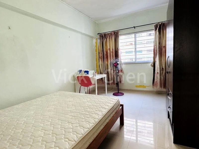 Executive HDB for Sale in  222 Bukit Batok East Avenue 3 - Image 7