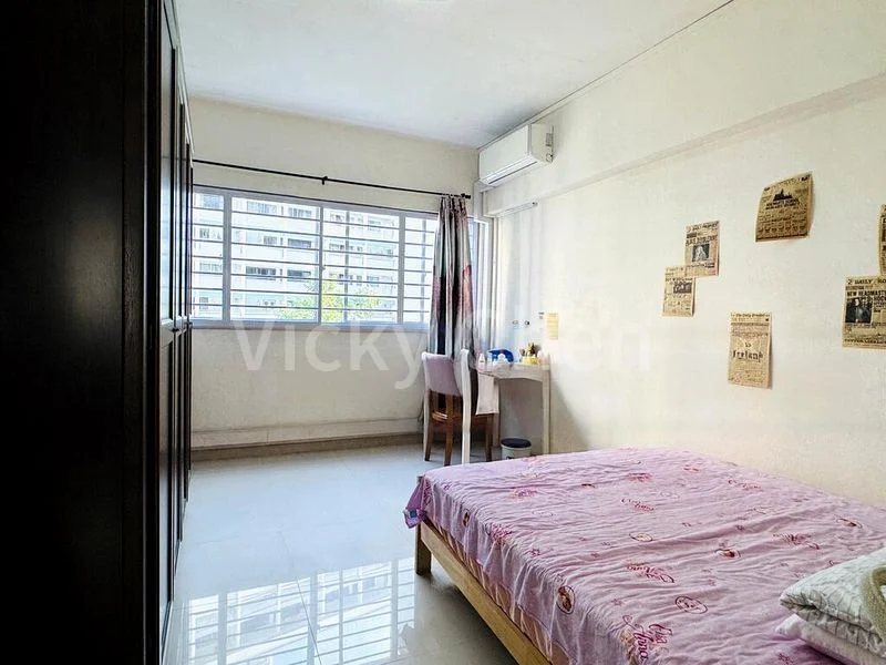 Executive HDB for Sale in  222 Bukit Batok East Avenue 3 - Image 8