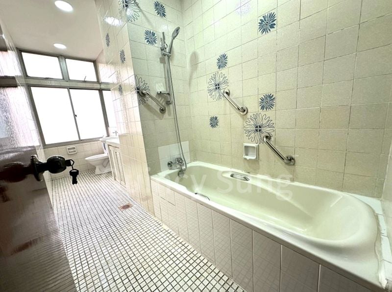 Master Room (Condo) for Rent in Gilstead Court - Image 6