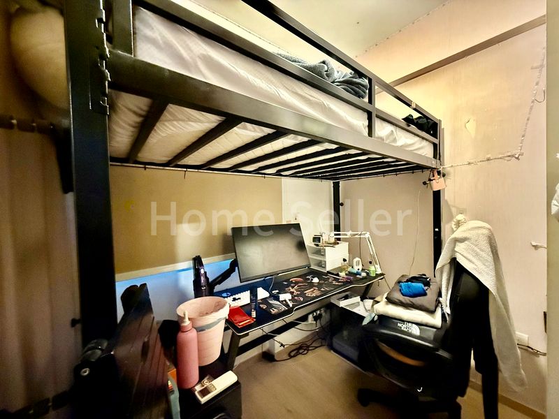 3 Bed Executive Condo for Sale in Watercolours - Image 8