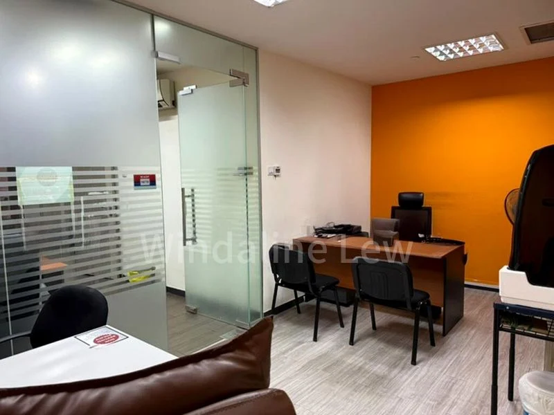 Shop / Shophouse for Sale: High Street Centre - Image 3