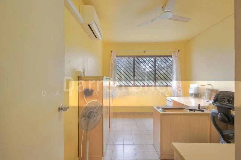 4 Room (4A) HDB for Sale in  343 Bukit Batok Street 34 - Image 4