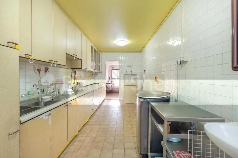 4 Room (4A) HDB for Sale in  343 Bukit Batok Street 34 - Image 5