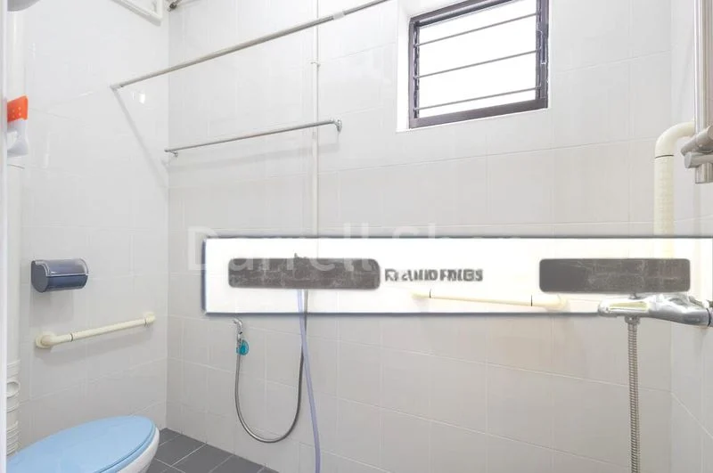 4 Room (4A) HDB for Sale in  343 Bukit Batok Street 34 - Image 1