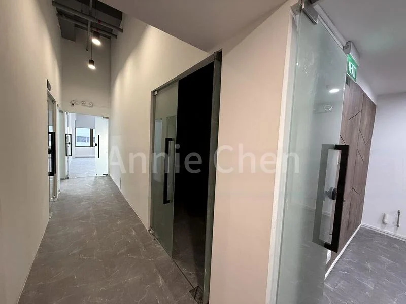 Light Industrial (B1) for Rent: Sindo Industrial Building - Image 4