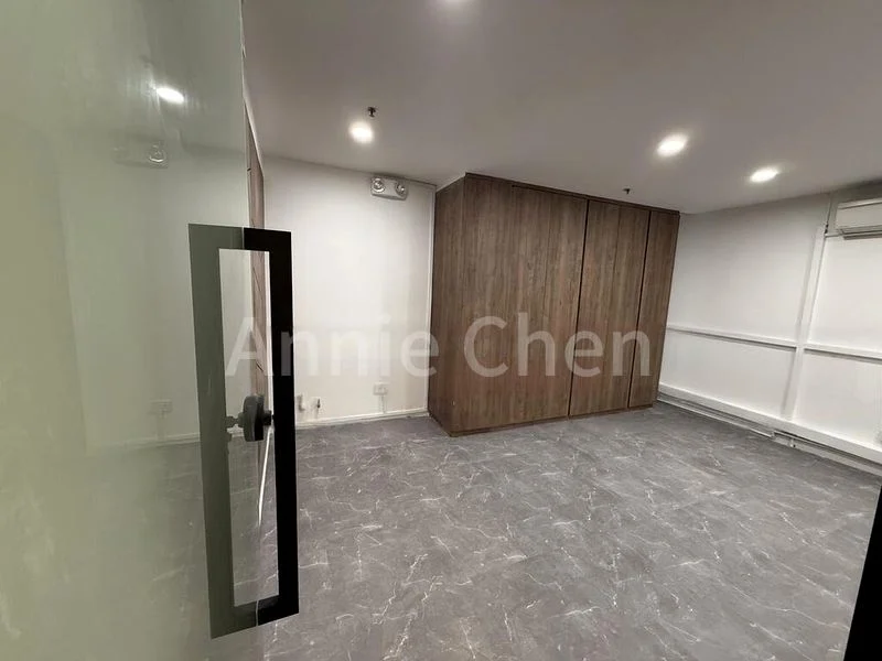 Light Industrial (B1) for Rent: Sindo Industrial Building - Image 1