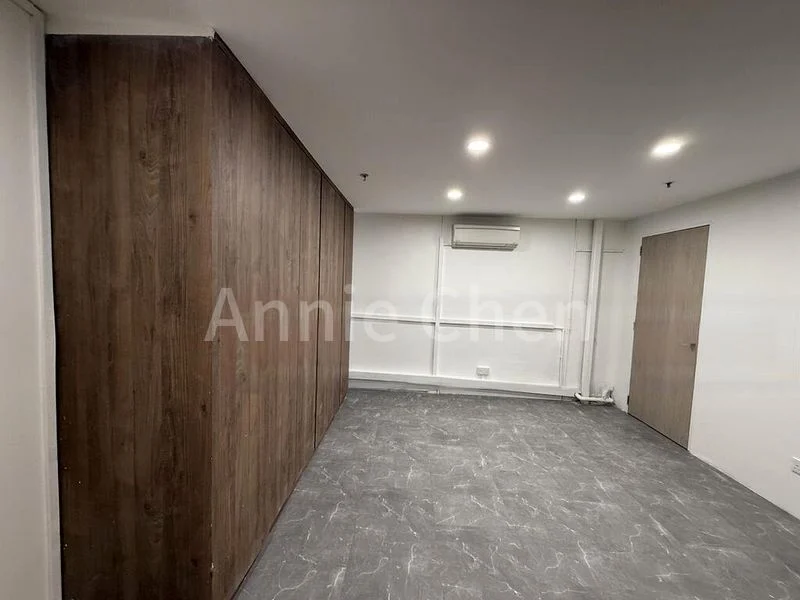 Light Industrial (B1) for Rent: Sindo Industrial Building - Image 2