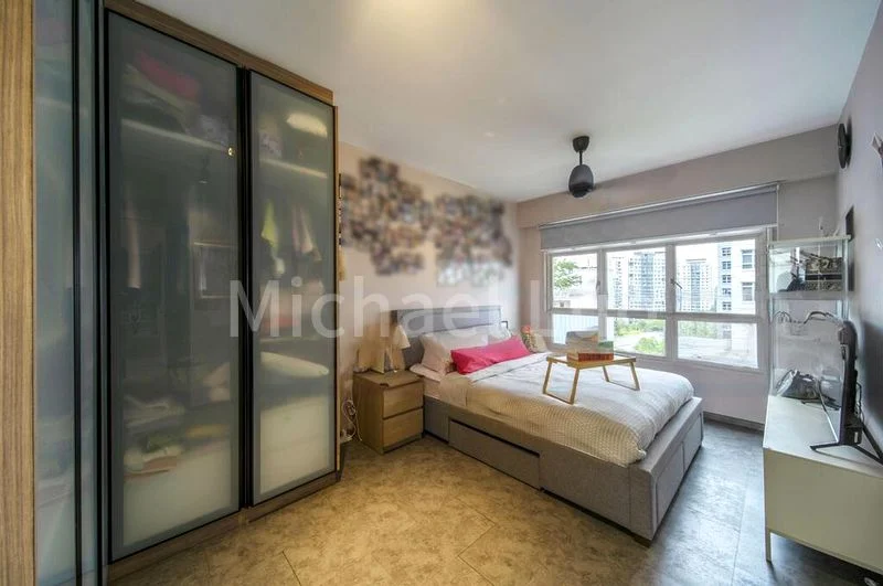 5 Room (5I) HDB for Sale in 322A Sumang Walk - Image 3