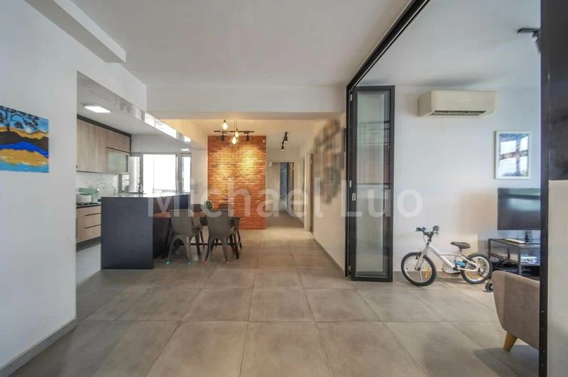 5 Room (5I) HDB for Sale in 322A Sumang Walk - Image 1