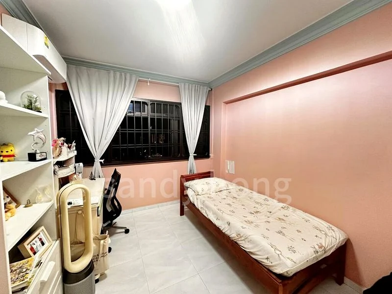 4 Room (4A) HDB for Sale in 617 Jurong West Street 65 - Image 3