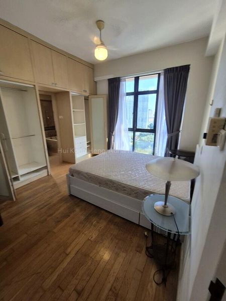 2 Bed Condo for Sale in  Dover Parkview - Image 5