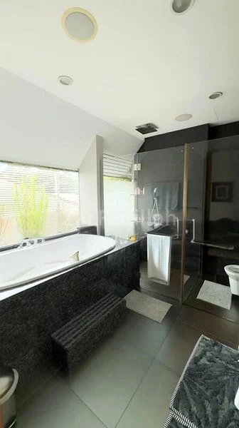 6 Bed Semi-Detached House (Landed) for Sale in  Greenbank Park - Image 4