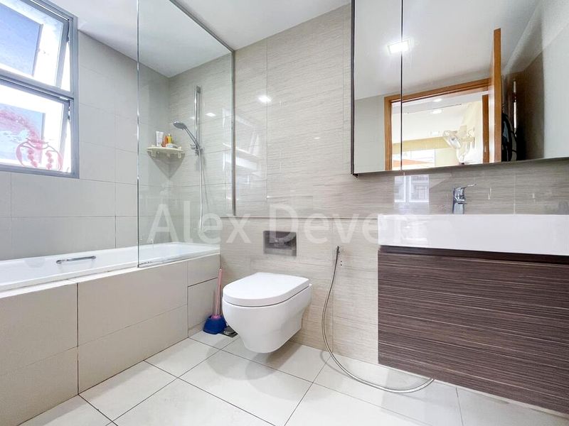 4 Bed Executive Condo for Sale in Prive - Image 9