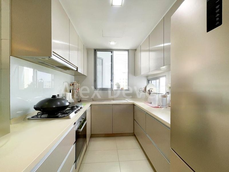 4 Bed Executive Condo for Sale in Prive - Image 5