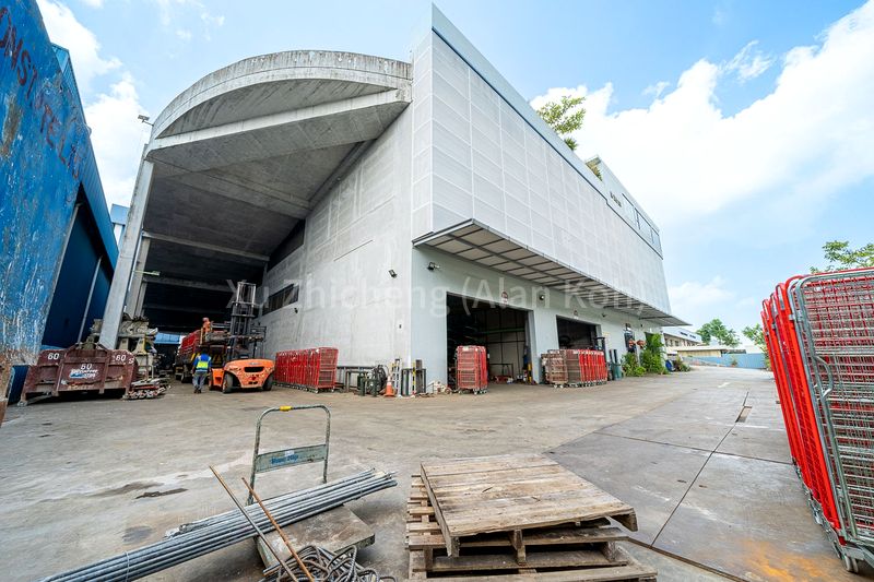 Factory / Workshop (B2) for Sale in Joo Koon Circle - Image 1