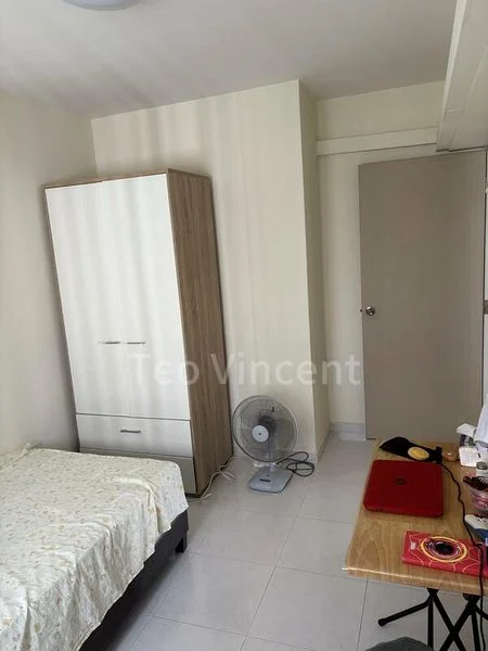 4 Room (4NG) HDB for Sale in  64 Teban Gardens Road - Image 2